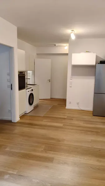 Gemütliche Zwei-Zimmer-Wohnung in der Nähe des Ostkreuzes zu vermieten — photo 1